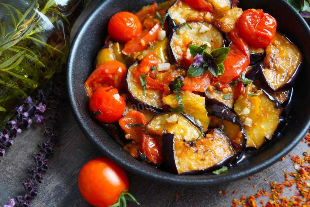 15 вкусных салатов из баклажанов на зиму: самые лучшие и простые рецепты