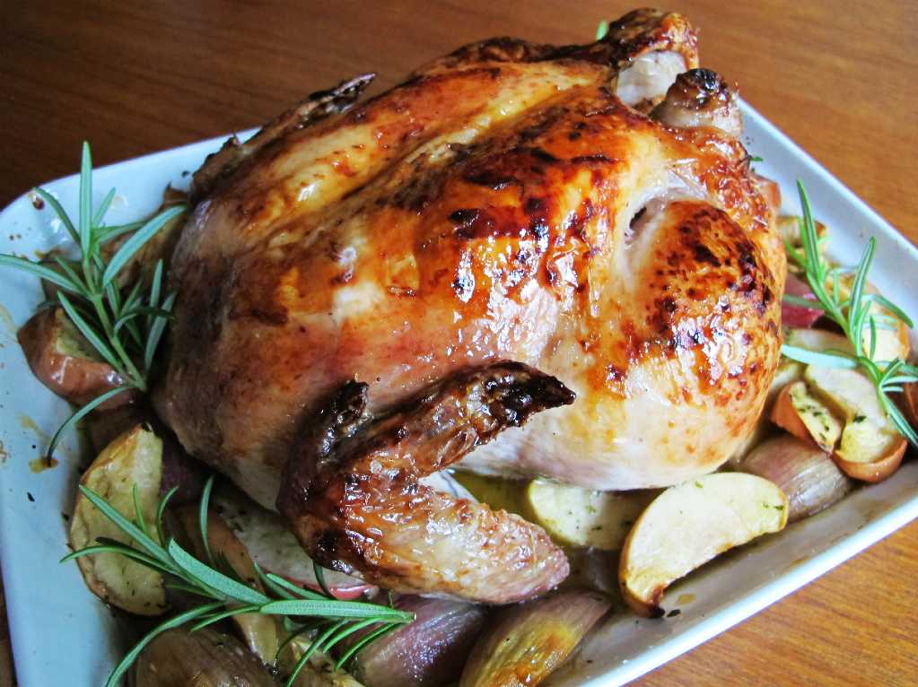 Курица в духовке: рецепты с фото простые и вкусные в духовке