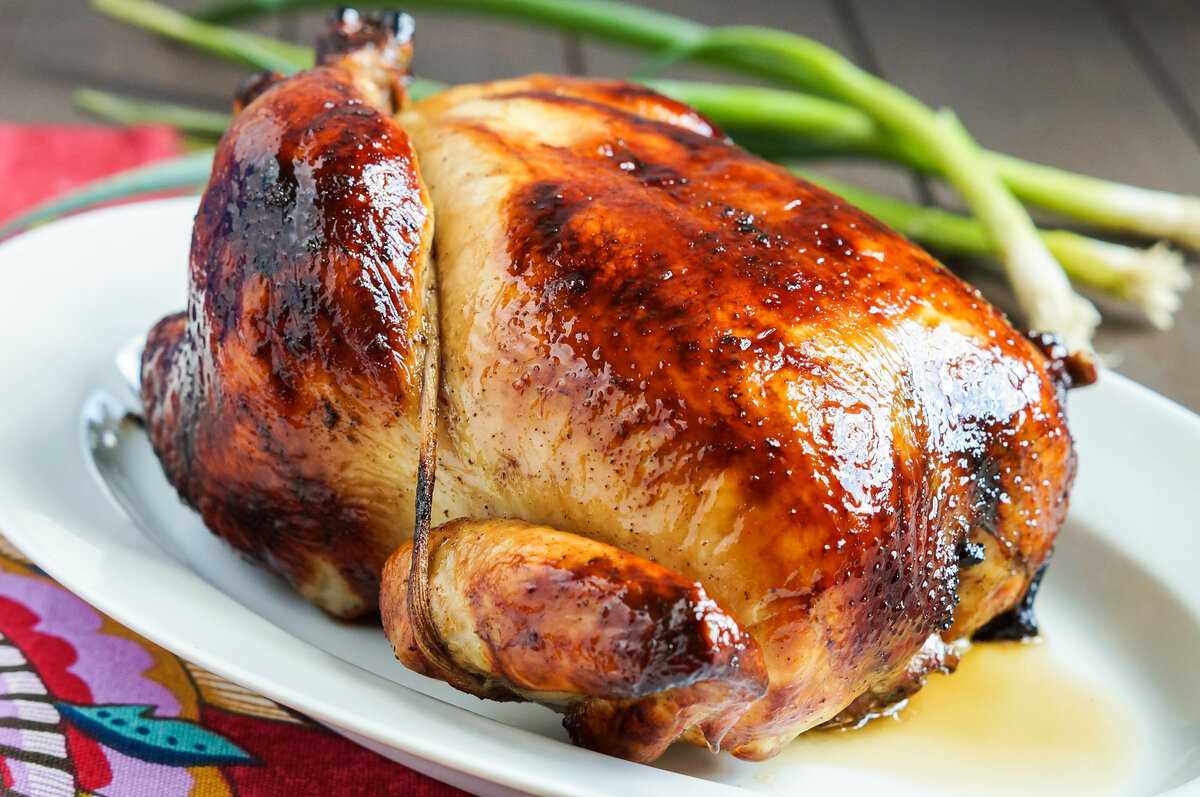 Курица в духовке целиком с хрустящей корочкой - 9 рецептов