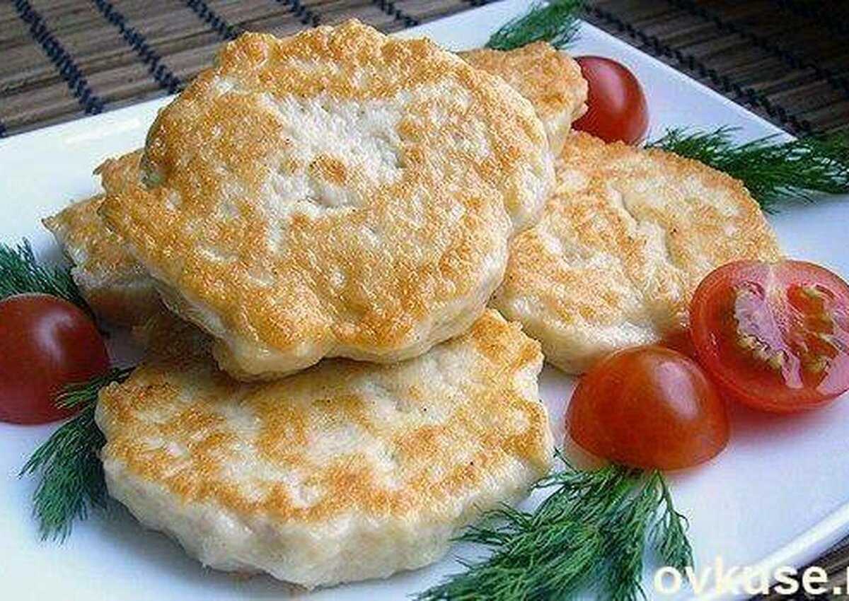 Рубленные оладьи из куриной грудки на кефире: вкусный рецепт
