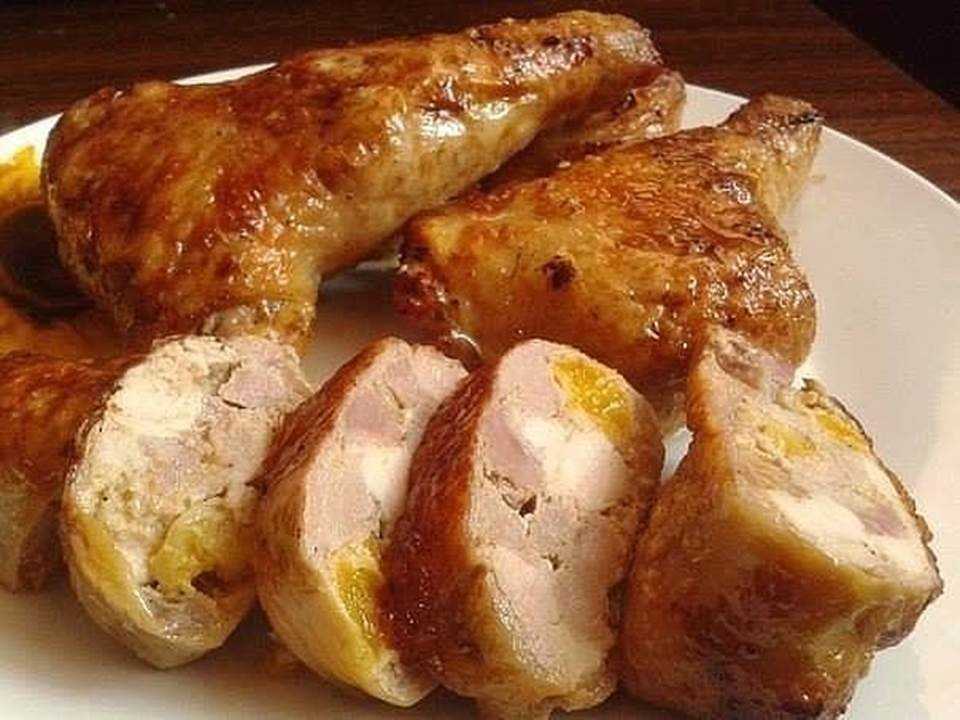 Куриные рулетики с начинкой на сковороде - 8 рецептов с фото