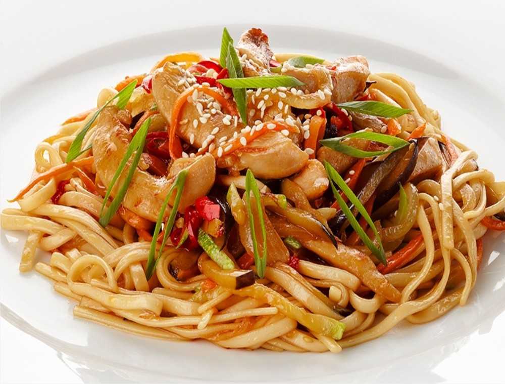 Удон с курицей и овощами: рецепт лапши по-азиатски с пошаговыми фото