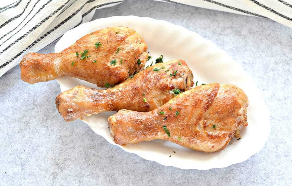 Куриные голени на сковороде рецепт с корочкой и чесноком