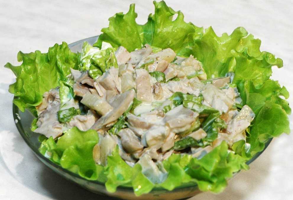 Салат с курицей и шампиньонами — 10 рецептов