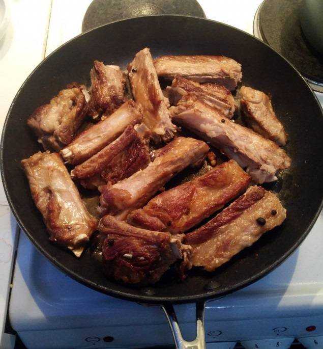 Свиные ребрышки как приготовить — пошаговые рецепты с фото