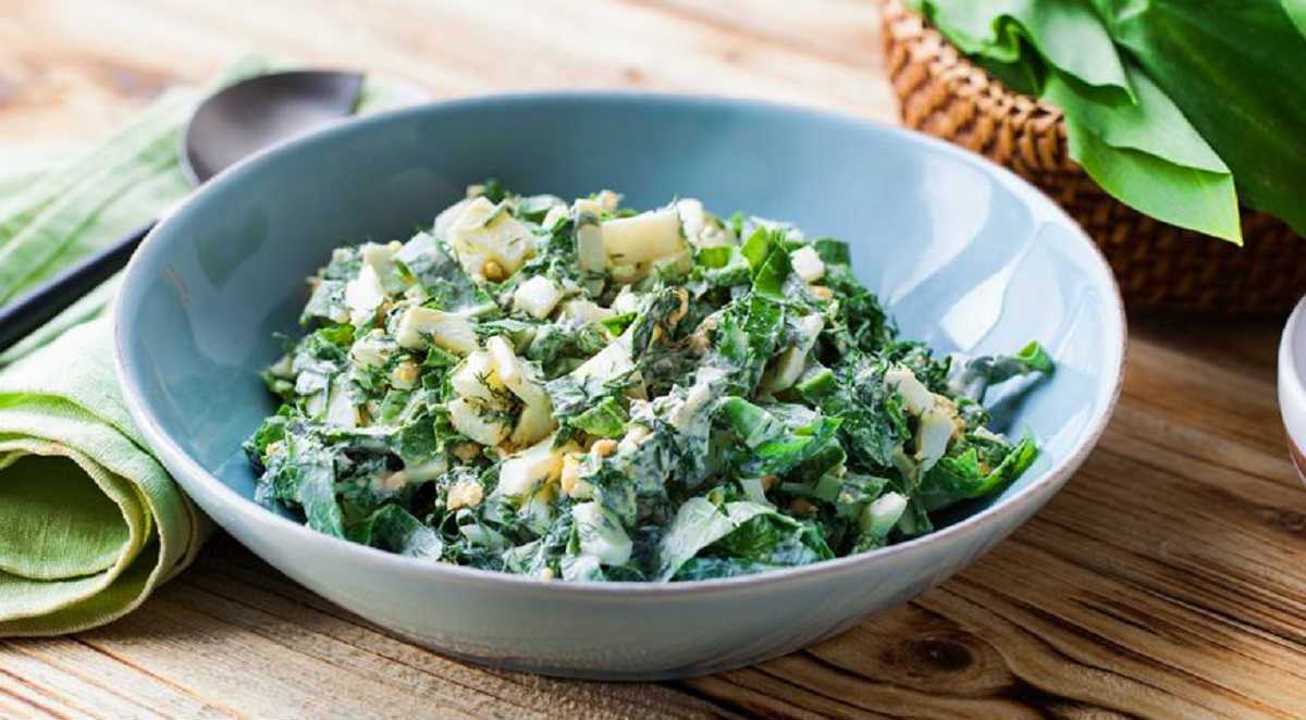 Салат с баклажанами, яйцом и маринованным луком: простые и вкусные рецепты