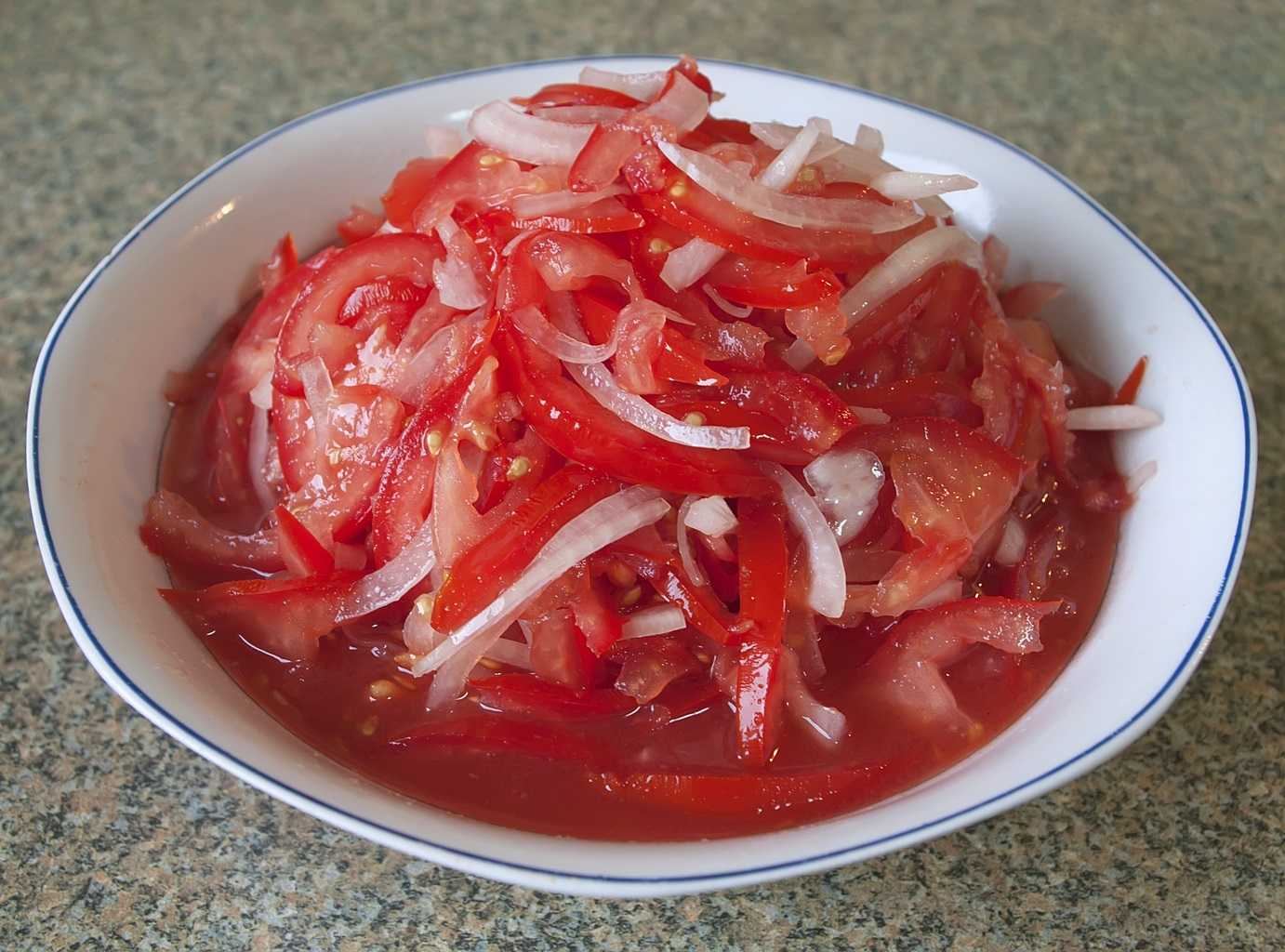 Салат из помидоров и лука-пошаговый фото рецепт