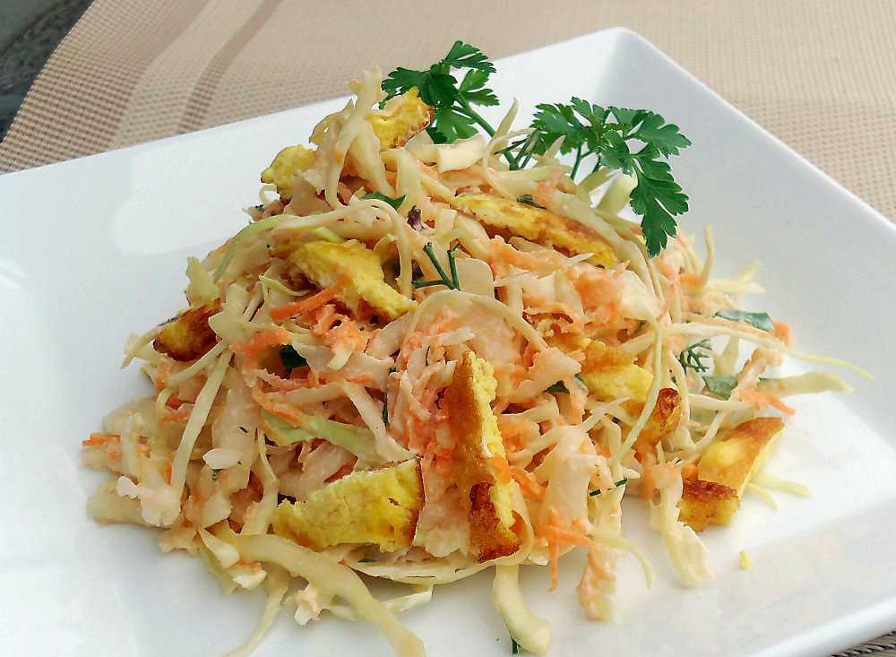 Салат с кукурузой и пекинской капустой - 17 пошаговых рецептов