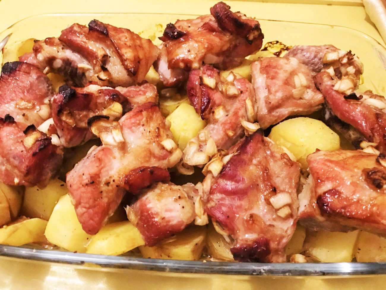 Мясо по-французски – классическое блюдо из свинины, запеченное в духовке (самые вкусные рецепты)