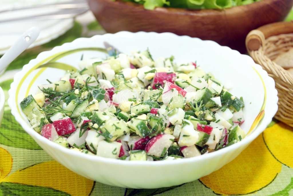 Салат из редиски — 20 простых и вкусных рецептов на каждый день