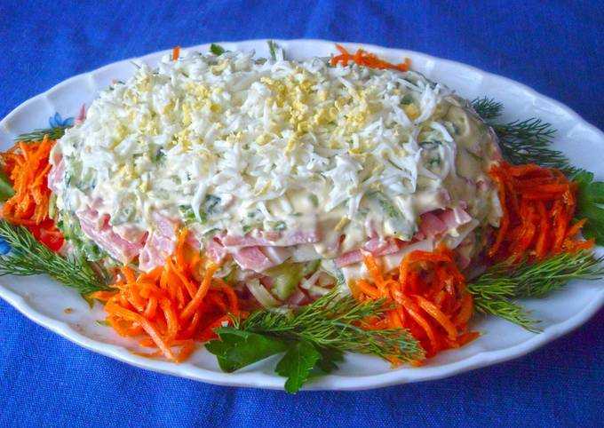 Слоеный салат с жареными шампиньонами