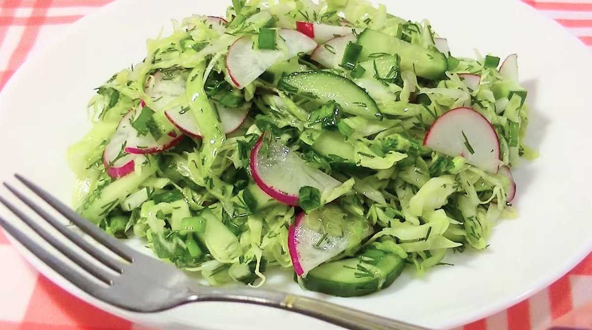 Салат из квашеной капусты с луком и маслом | фоторецепт