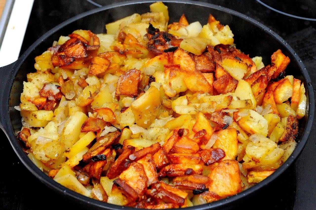 Жареная картошка с луком на сковороде рецепт с фото