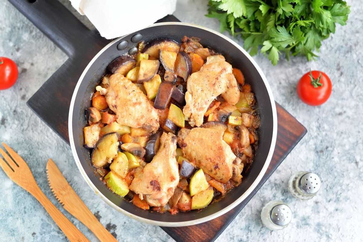 Картошка тушеная с курицей в кастрюле: пошаговый рецепт