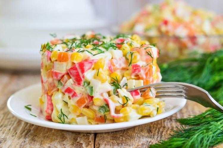 Крабовый салат - 10 очень вкусных и простых рецептов с фото пошагово