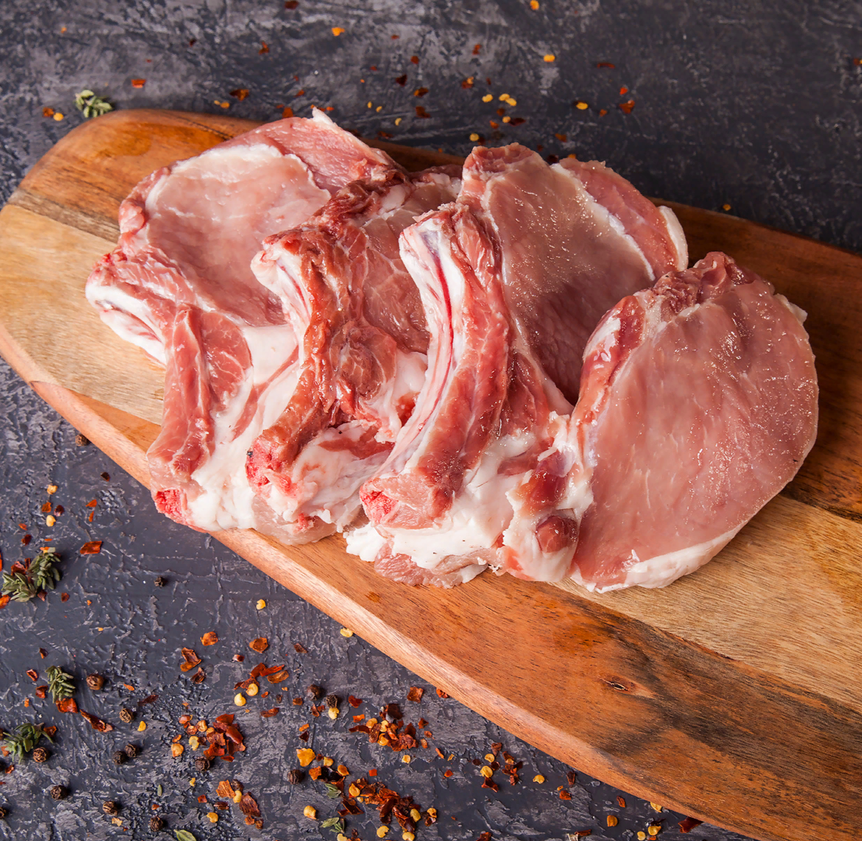 Как вкусно приготовить сочную свинину на косточке: лучшие рецепты в духовке, на сковороде. свинина на кости, запеченная в духовке, отбивная котлета натуральная, шашлык, стейк из свинины на кости: реце