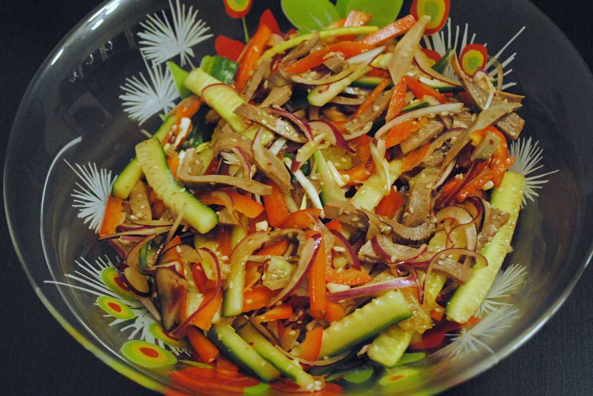 10 простых и вкусных салатов без майонеза на праздничный стол