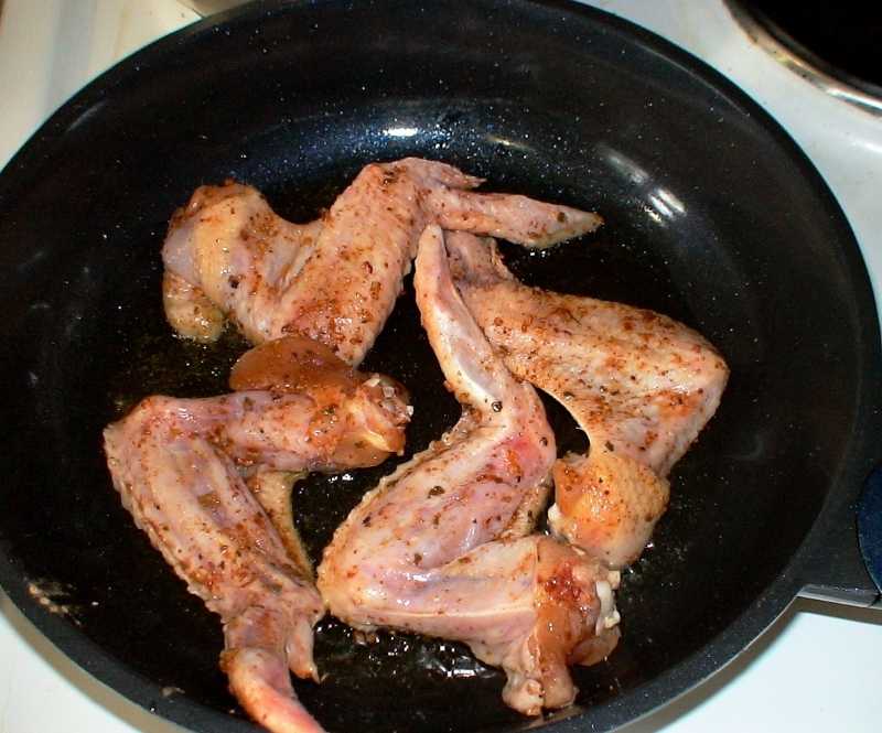 Курица обжаренная на сковороде
