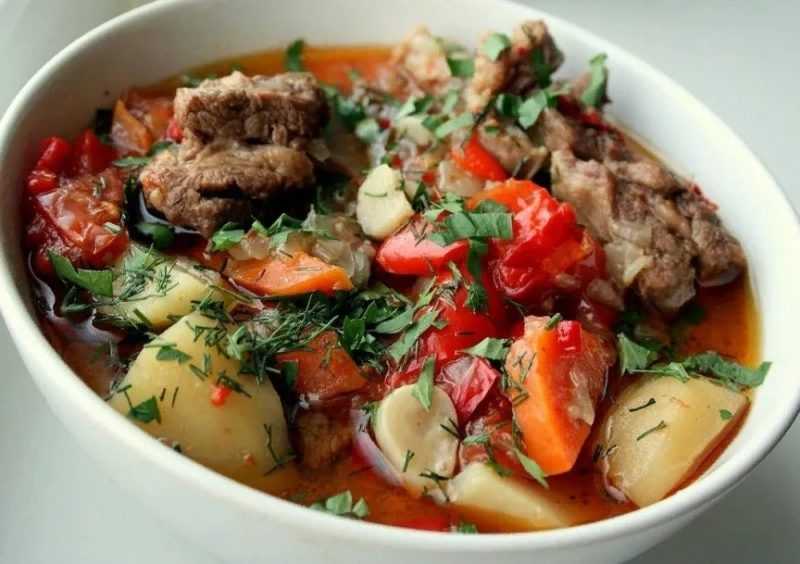 Узбекский плов из говядины в казане на плите - правильный рецепт