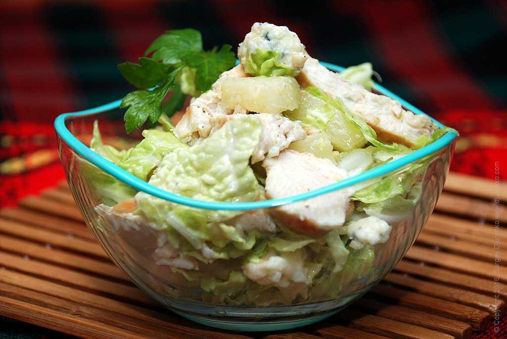 Салат с копченой куриной грудкой: простые и вкусные рецепты