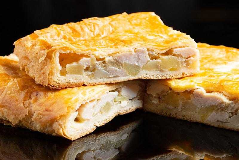 Пирожки с картошкой в духовке: 7 простых рецептов