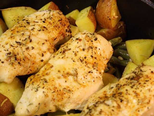 Картошка с куриной грудкой в духовке: 3 рецепта с пошаговыми фото