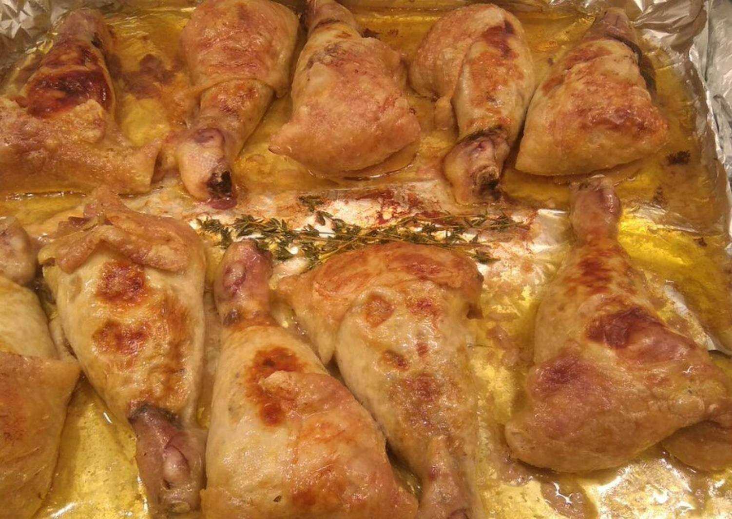 Как приготовить Курица в шампанском, жареная на сковороде с использованием: бедра куриные,голени куриные,крылья куриные,грудка куриная Очень часто бывает так, что после застолья остаётся немного шампанского, и вылить жалко, и применить не знаешь куда Вот