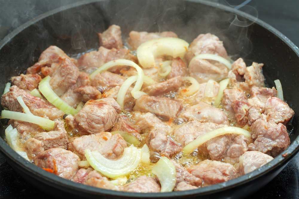 Жаркое по домашнему — рецепт из свинины с картошкой в казане