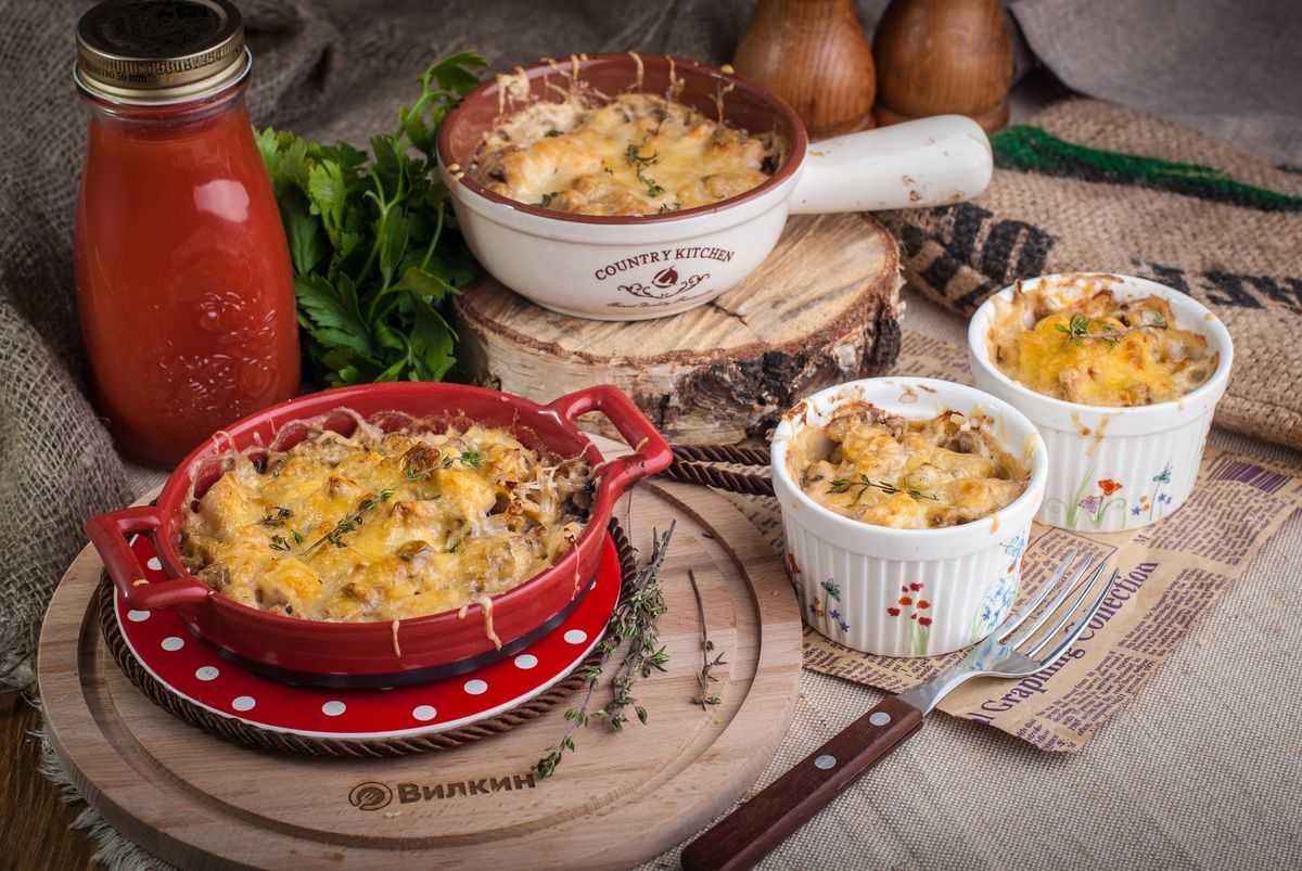 Жульен с курицей и грибами в духовке — классические рецепты приготовления