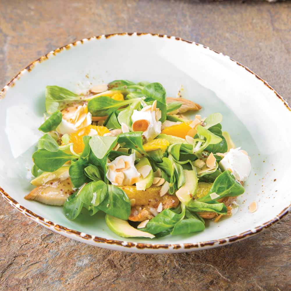 Салат с авокадо и курицей – 10 вкусных диетических рецептов