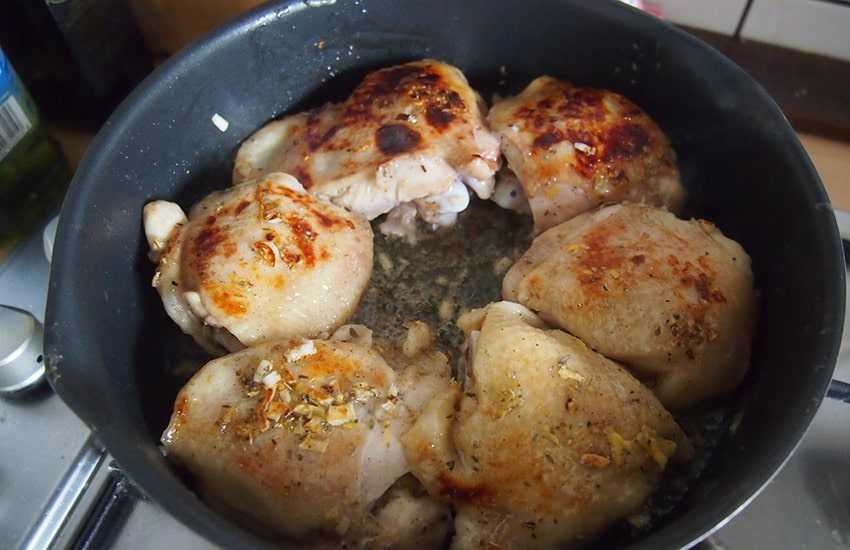 Жаркое по-домашнему из курицы с картошкой — 6 очень вкусных рецептов
