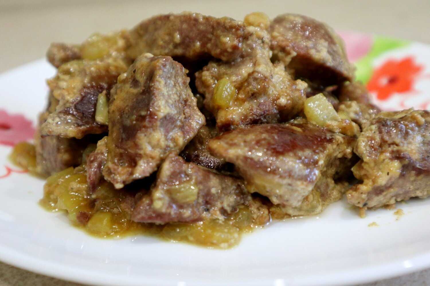 Гуляш из свинины с подливкой. как приготовить, чтобы мясо было мягким и сочным?