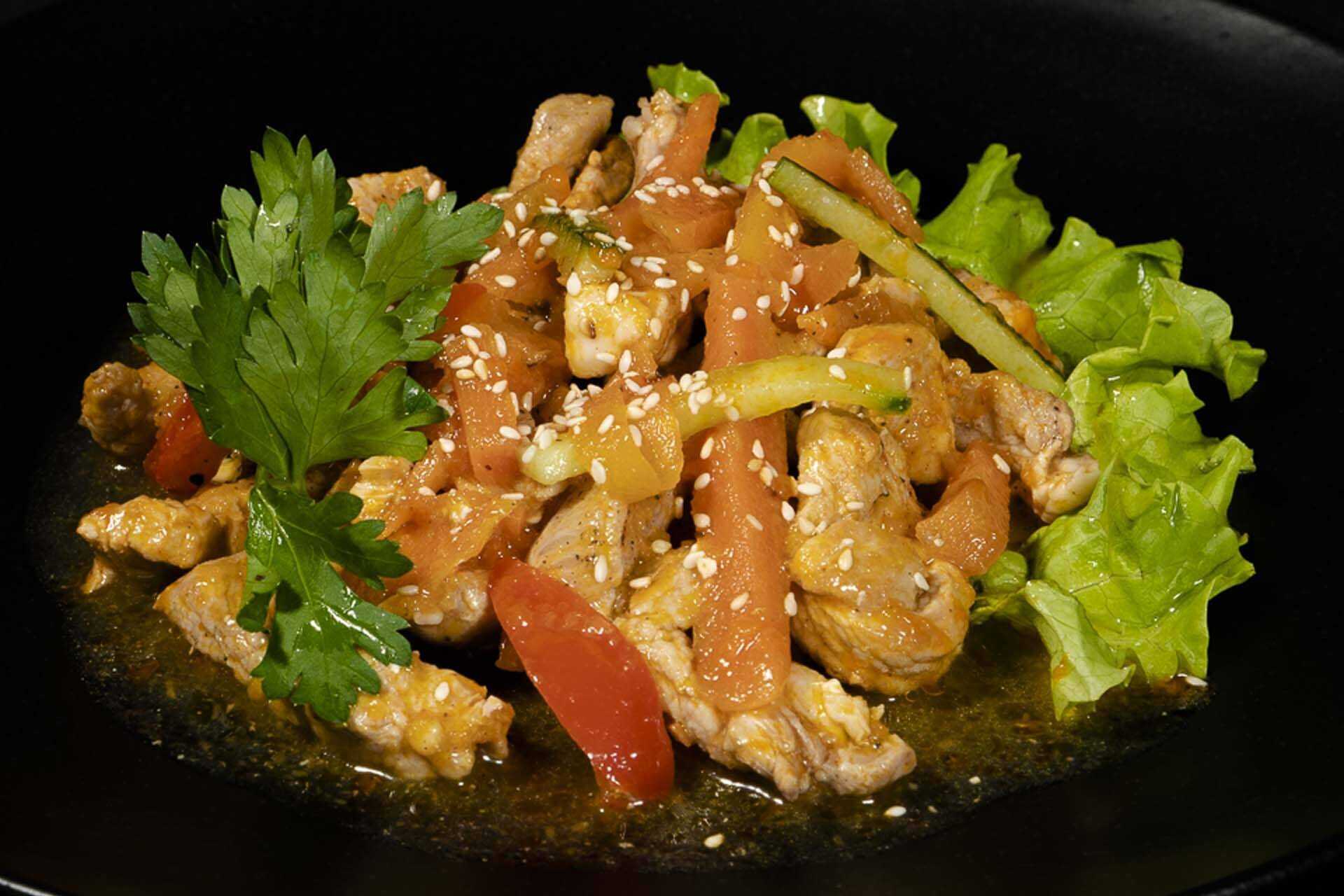 Три рецепта салата «радуга»: с картошкой фри, морковью по-корейски и крабовыми палочками