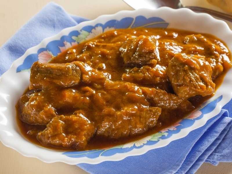 Гуляш из свинины с подливкой: лучшие рецепты, чтобы мясо было сочным и мягким | народные знания от кравченко анатолия