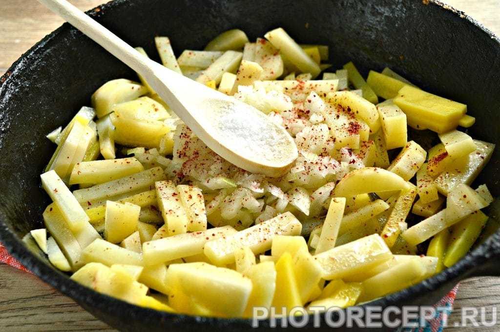 Вкуснейшая жареная картошка с салом - жми на рецепт