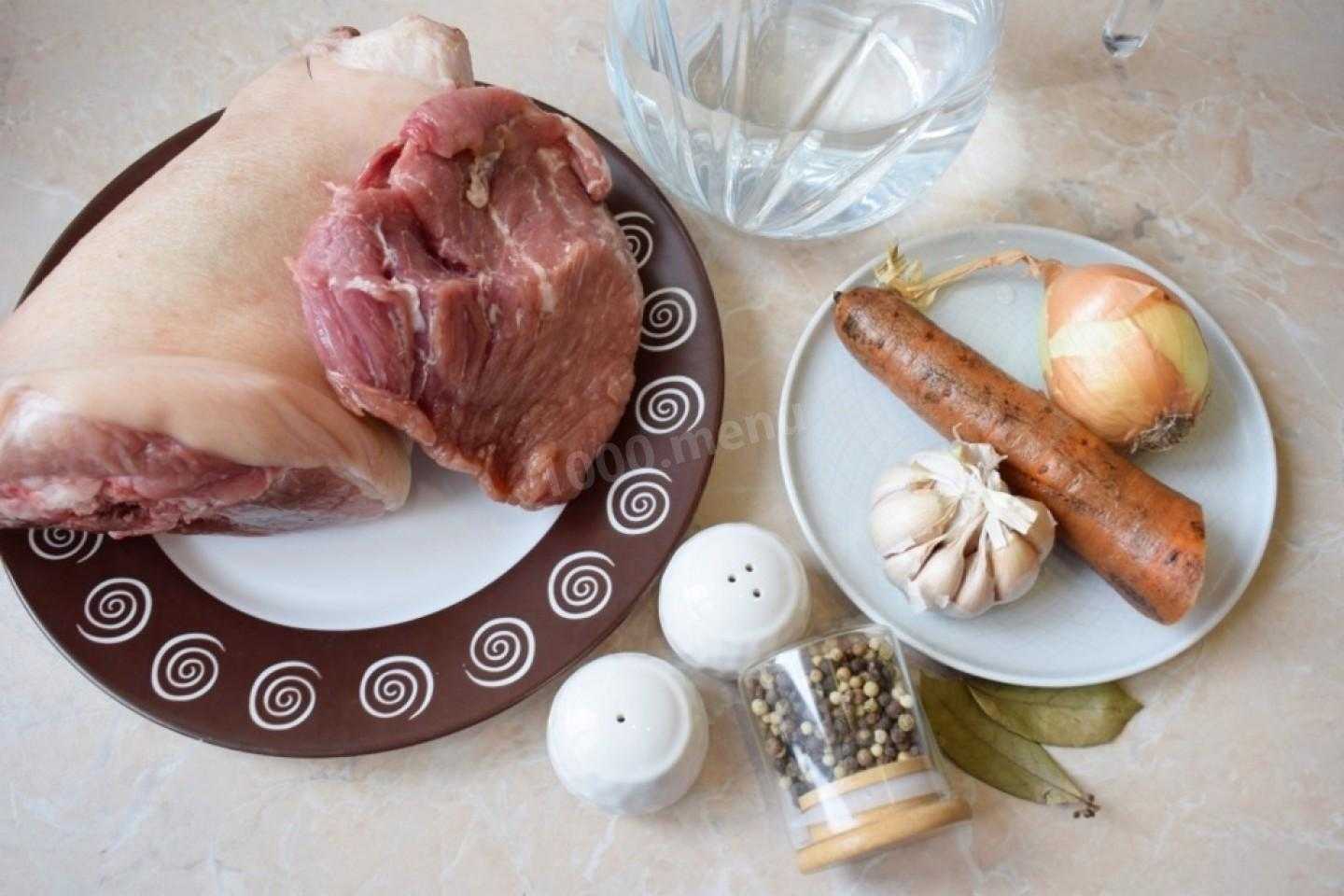 Холодец из свиных ножек: 9 рецептов