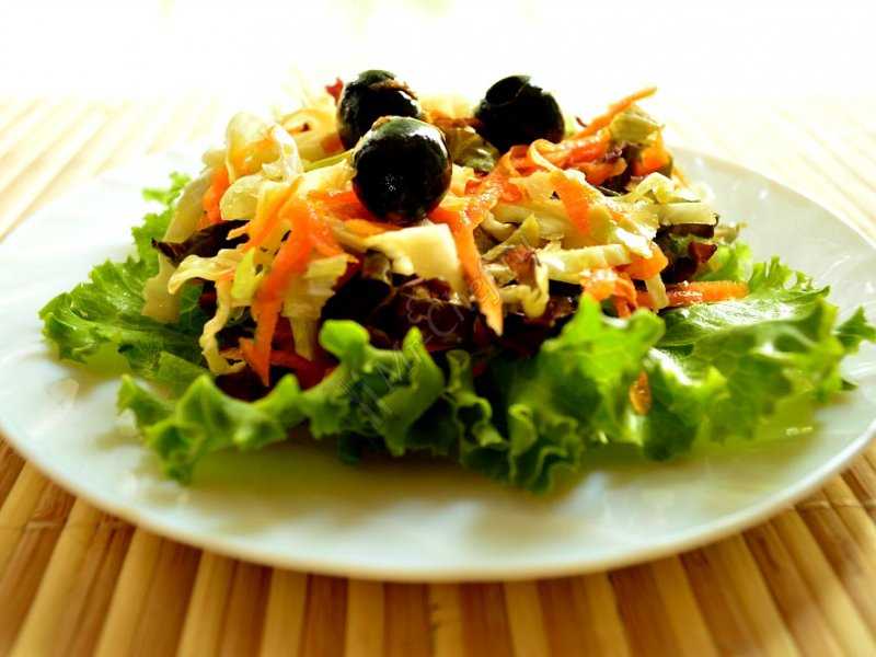 Салат с маслинами — пять лучших рецептов. как правильно и вкусно приготовить cалат с маслинами.