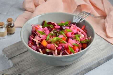 Салат из свежей капусты и моркови – быстро и вкусно: рецепт с фото и видео