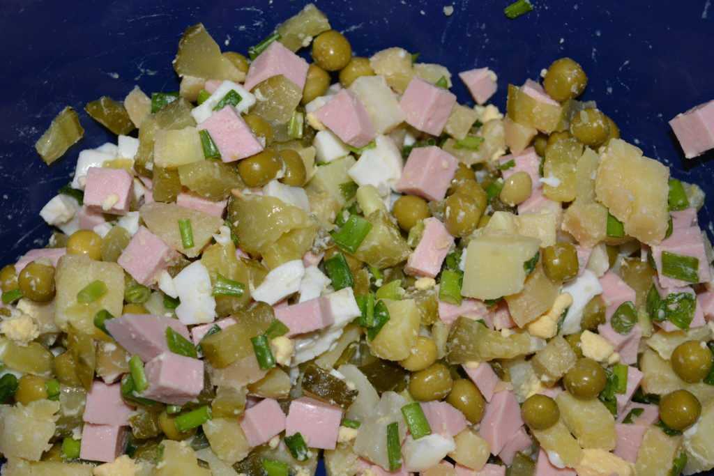 Салат с охотничьими колбасками - 8 рецептов с фото пошагово