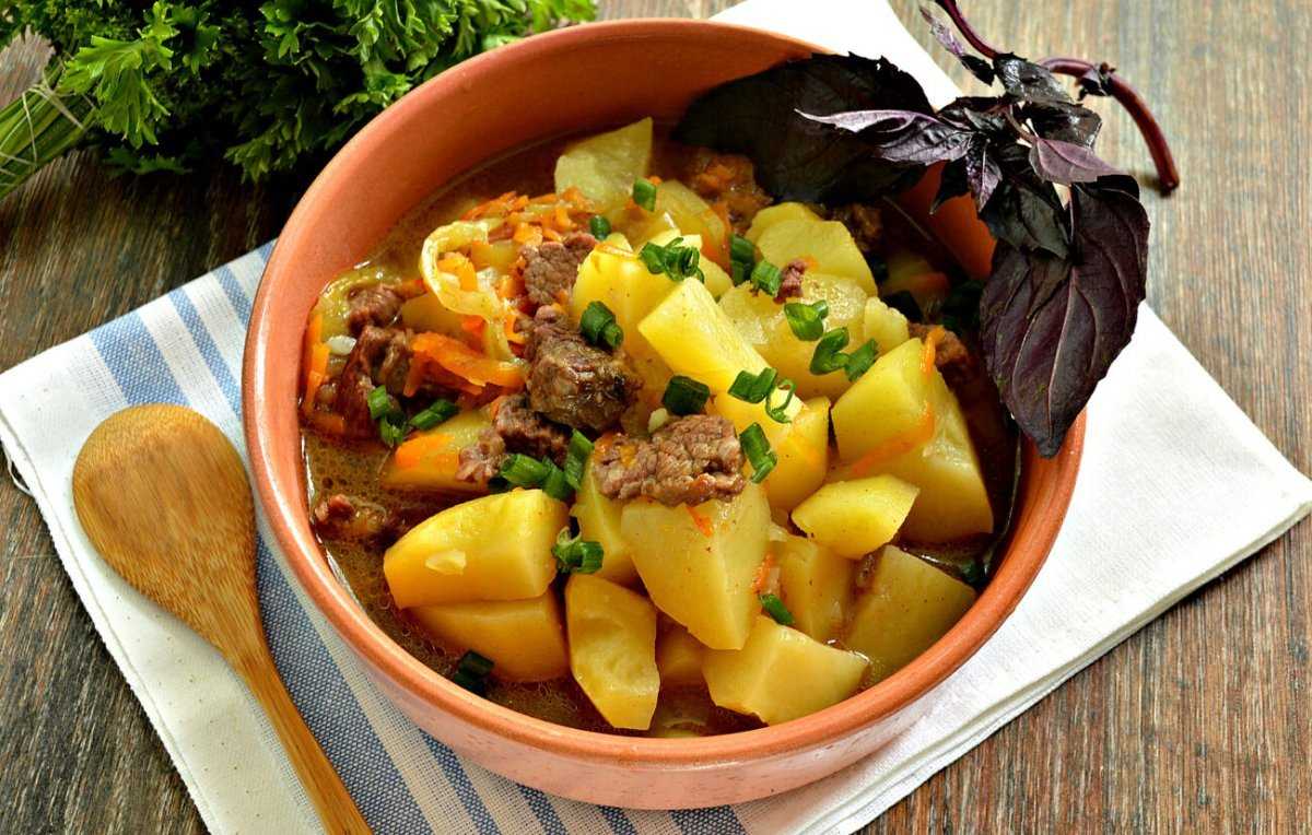 Тушеный картофель – секрет популярности в многообразии вкусов и простоте приготовления: рецепт с фото