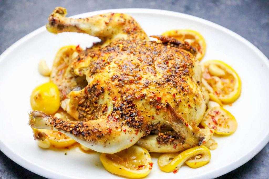 Как приготовить курицу в духовке целиком - самые вкусные рецепты