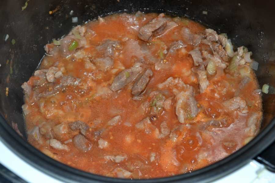 Гуляш из свинины с подливкой: лучшие рецепты, чтобы мясо было сочным и мягким | народные знания от кравченко анатолия
