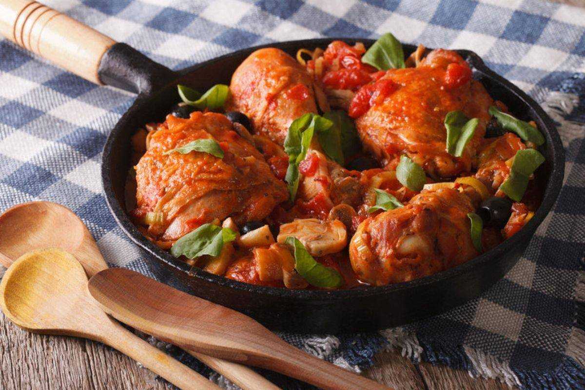 Как пожарить куриные ножки на сковороде, 13 лучших рецептов с пошаговыми фото