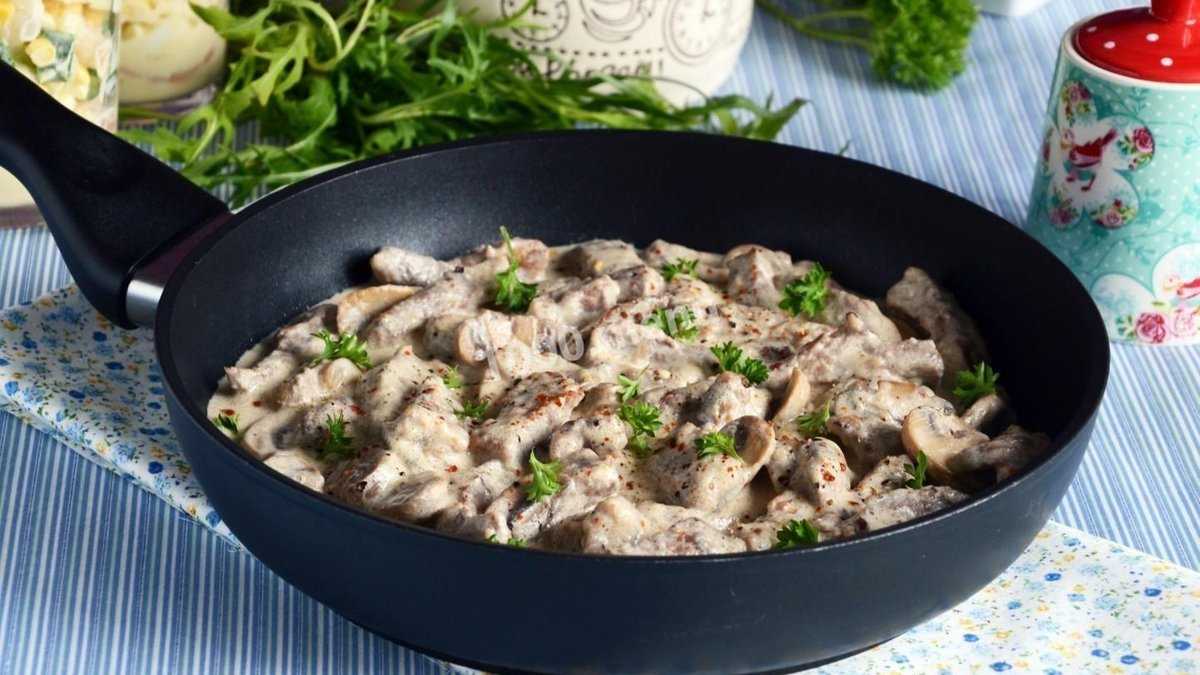 Бефстроганов из свинины- лучшие рецепты со сметаной, сливками и грибами
