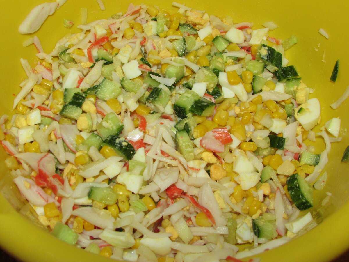 Крабовый салат - 10 очень вкусных и простых рецептов с фото пошагово