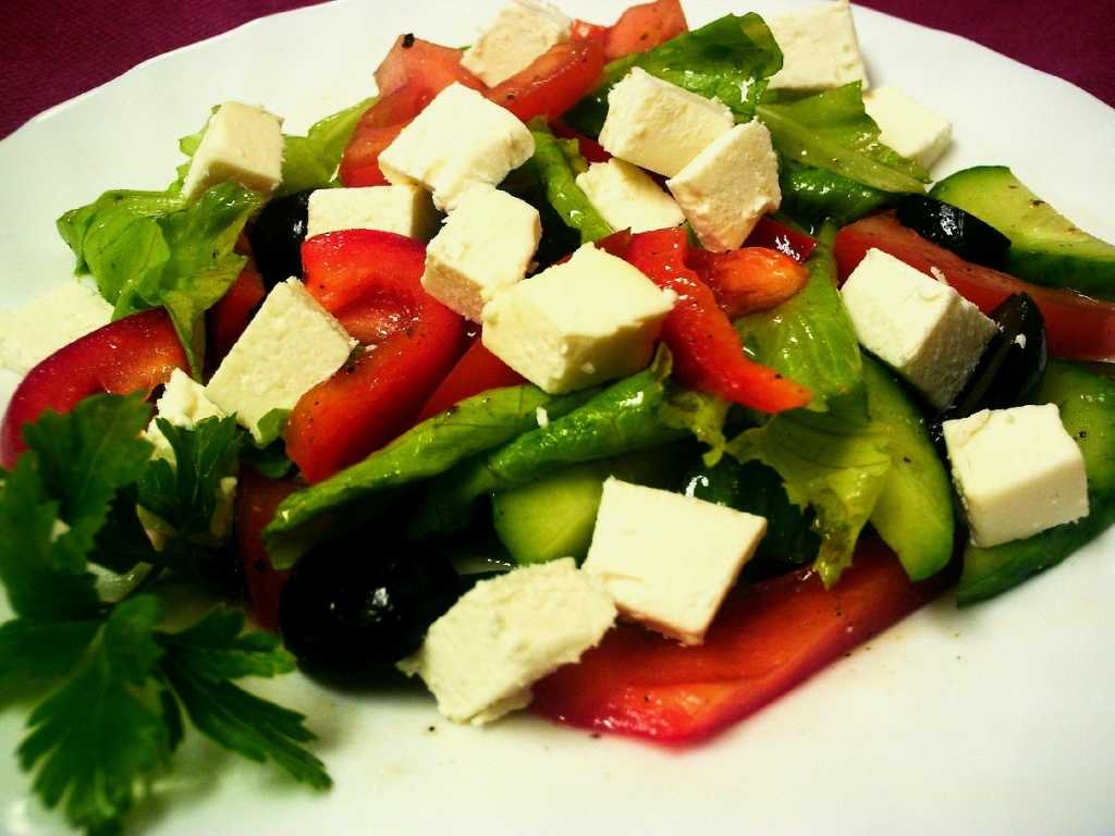 Салат греческий рецепт классический с брынзой и курицей рецепт