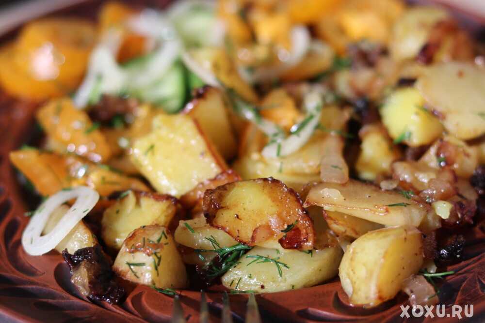 Самый простой и вкусный рецепт жареной картошки с мясом и луком 2021: пошаговый с фото