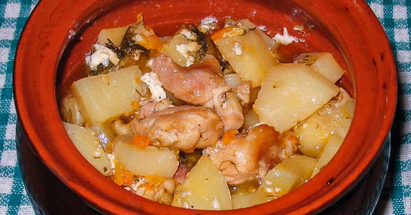 Курица с картошкой в горшочке — пошаговый рецепт с фото