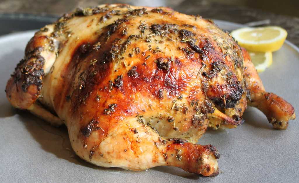 Курица в духовке целиком с хрустящей корочкой - 9 рецептов