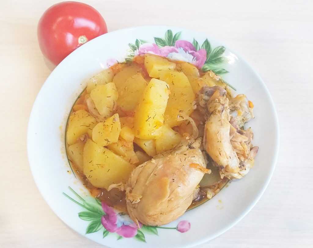 Курица тушеная на сковороде — 9 простых и вкусных рецептов